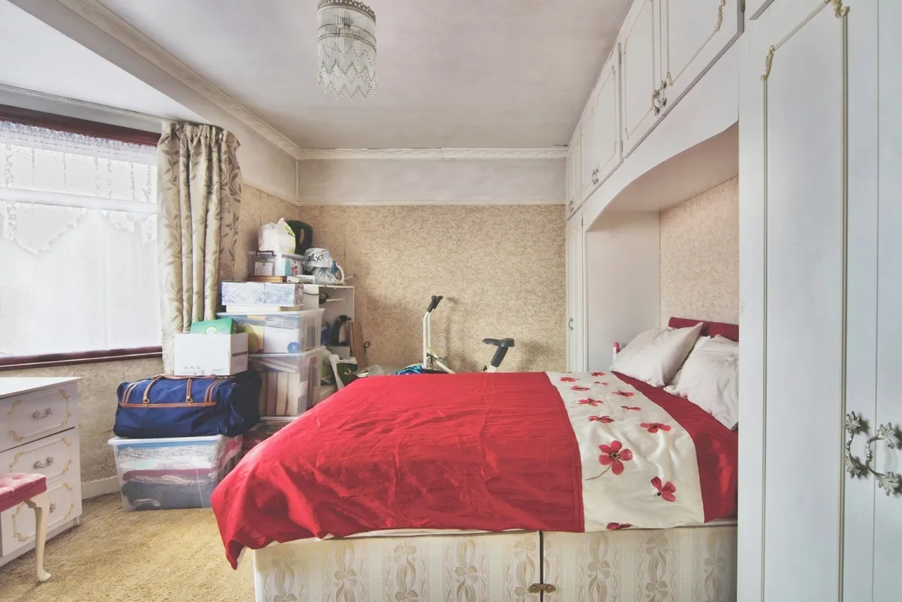 Devonia Gardens, London, N18, photo 14