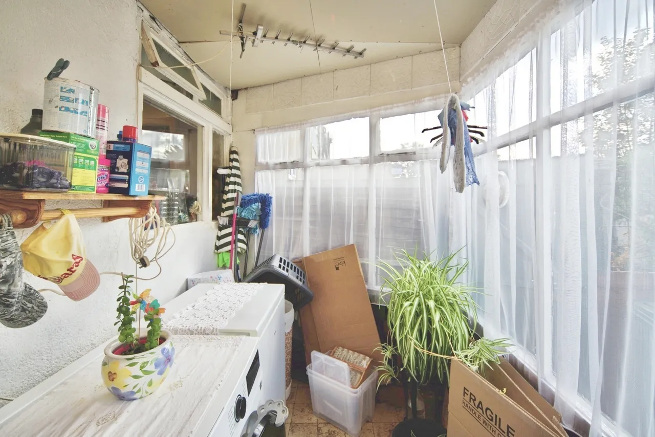 Devonia Gardens, London, N18, photo 11