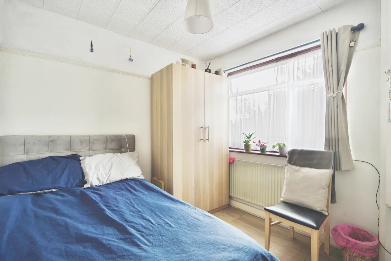 Devonia Gardens, London, N18, photo 32