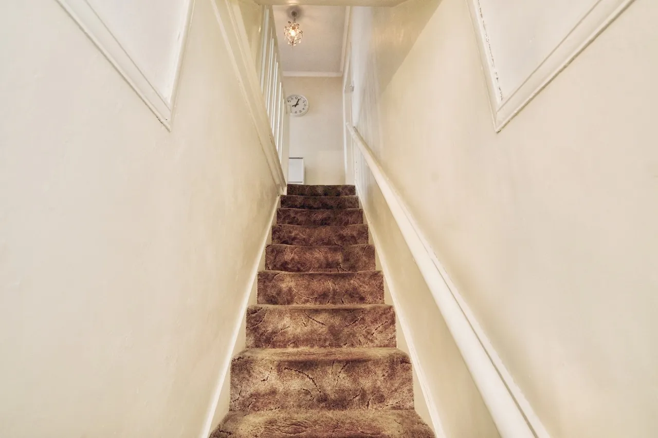 Devonia Gardens, London, N18, photo 26