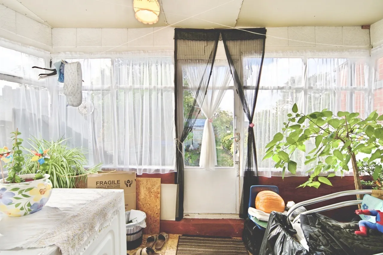 Devonia Gardens, London, N18, photo 28