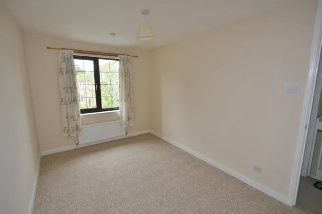 Crookham Close, Tadley, RG26, photo 6