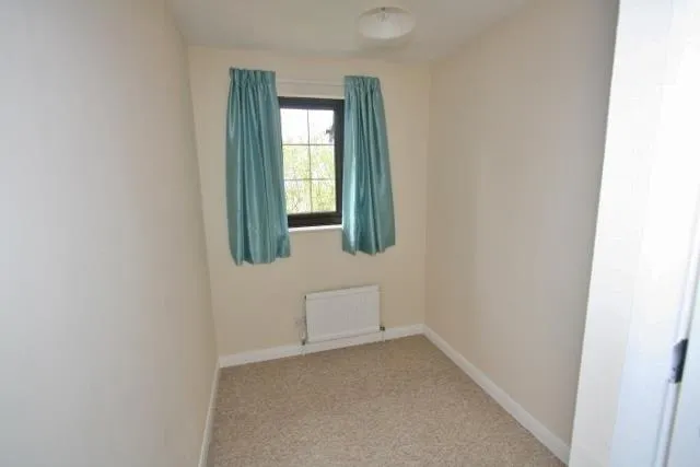 Crookham Close, Tadley, RG26, photo 8