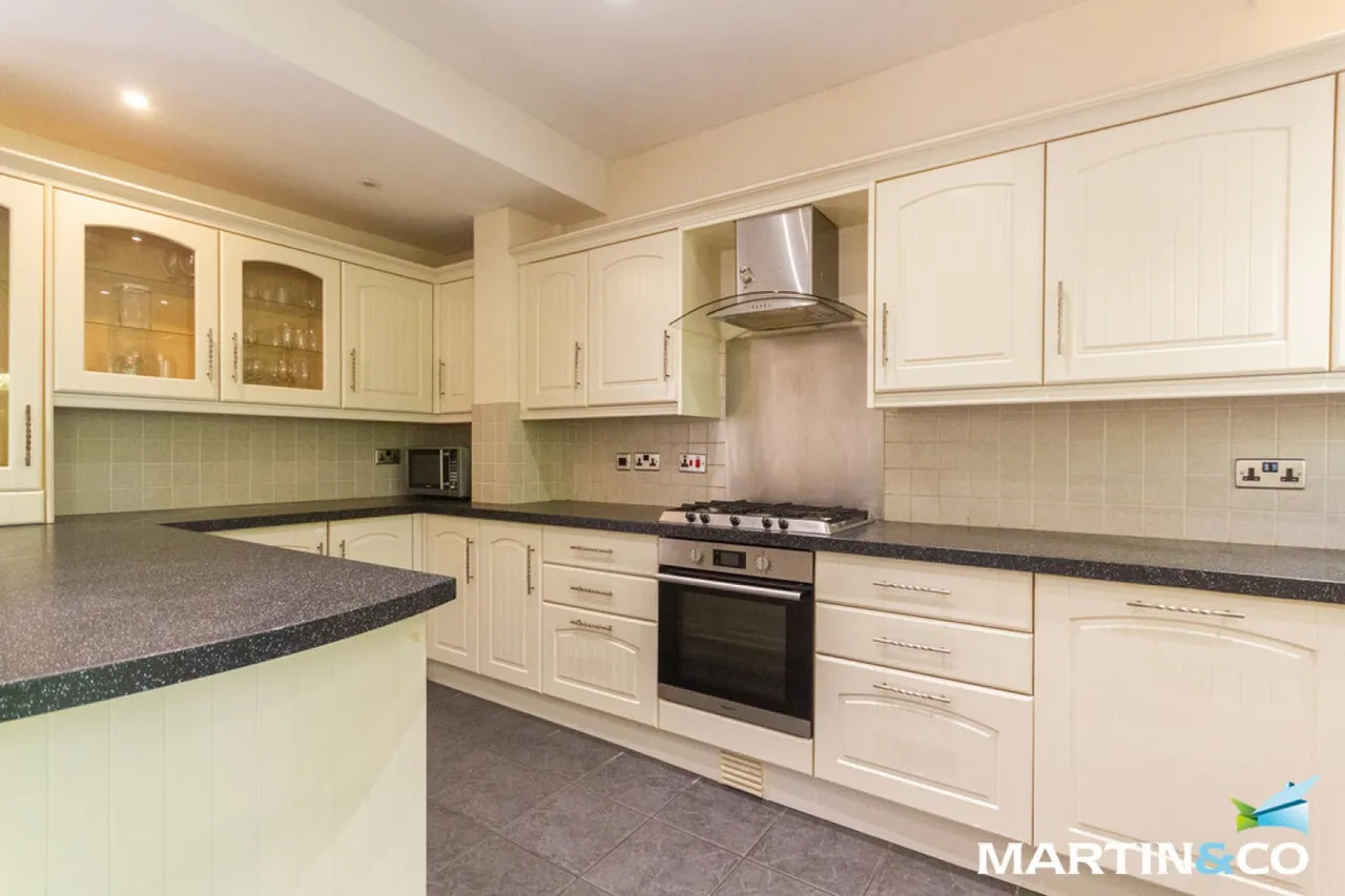 The Circle, Harborne, B17, photo 6