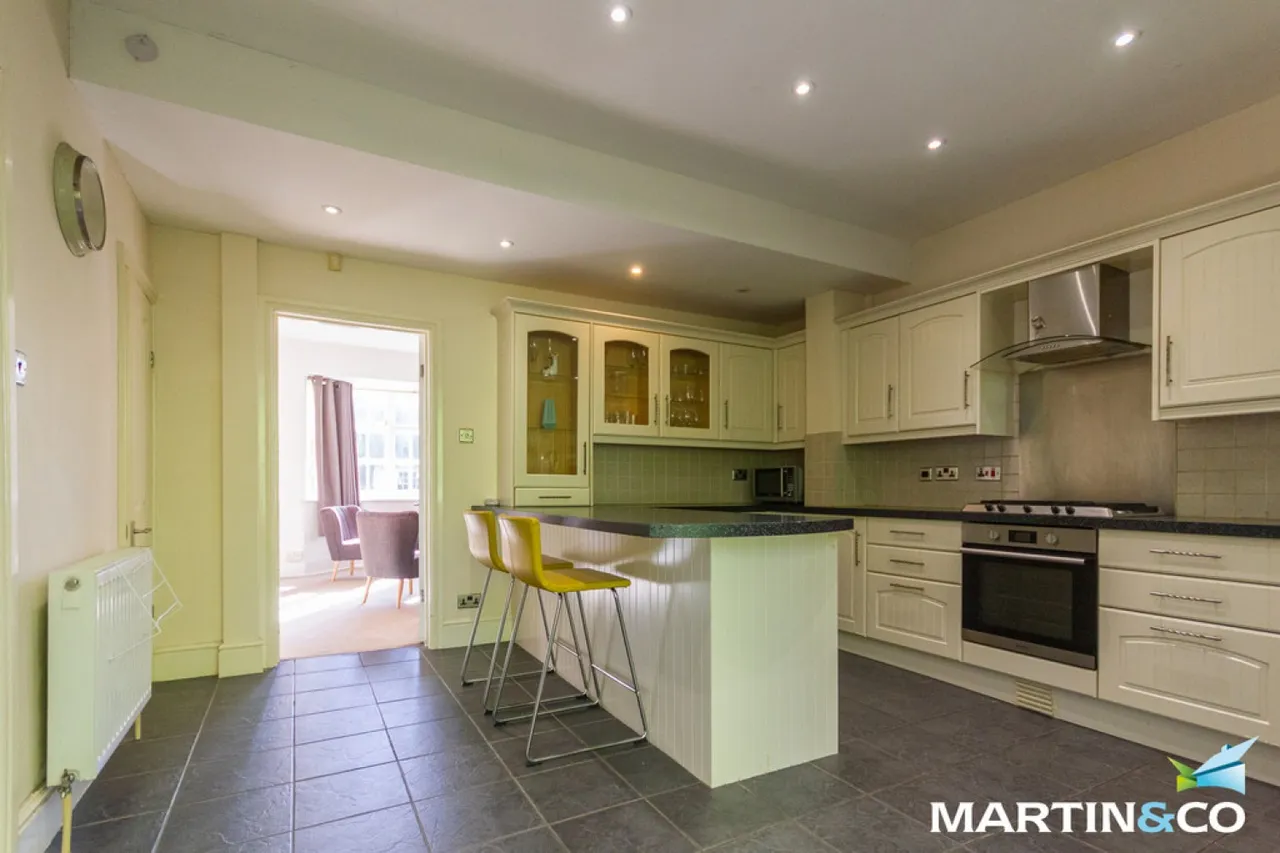 The Circle, Harborne, B17, photo 5