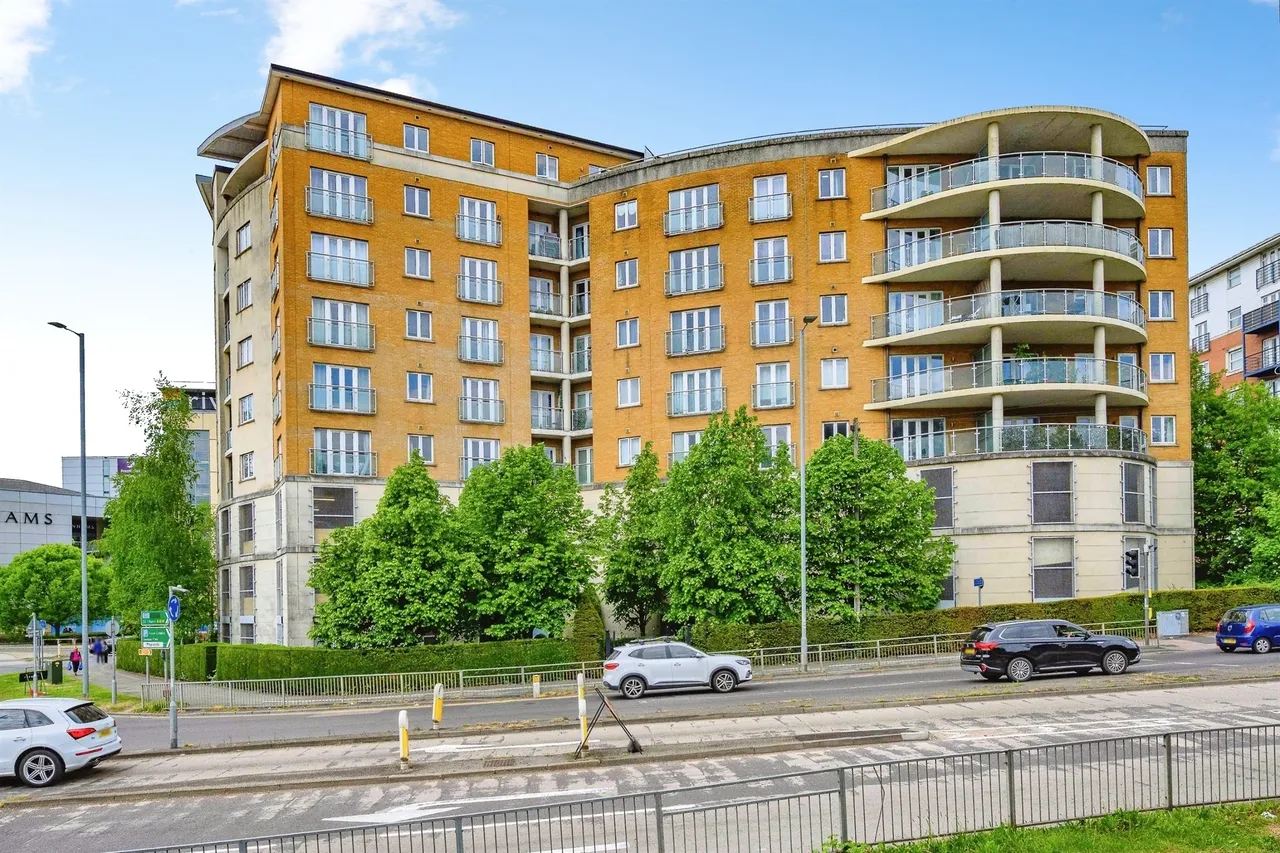 2 bed flat for sale — Selden Hill, HEMEL HEMPSTEAD