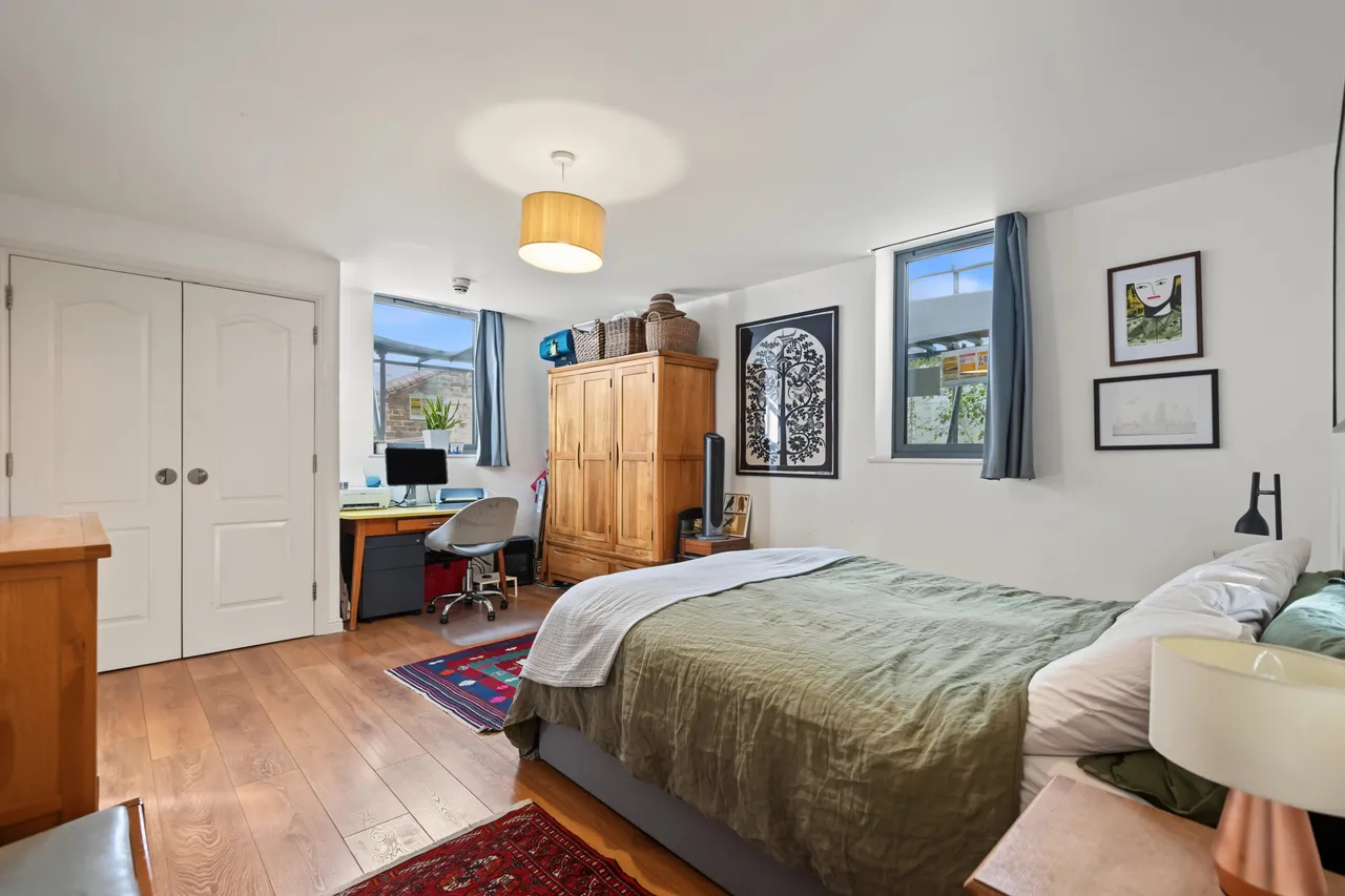 Hornsey Road, London, N7, photo 6