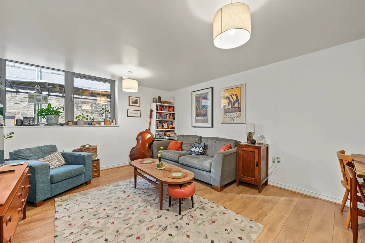 Hornsey Road, London, N7, photo 5