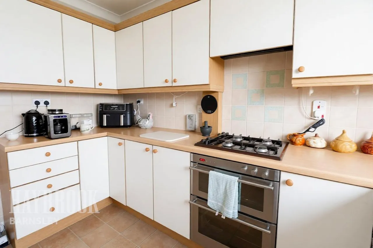 Longley Street, Barugh Green, photo 5