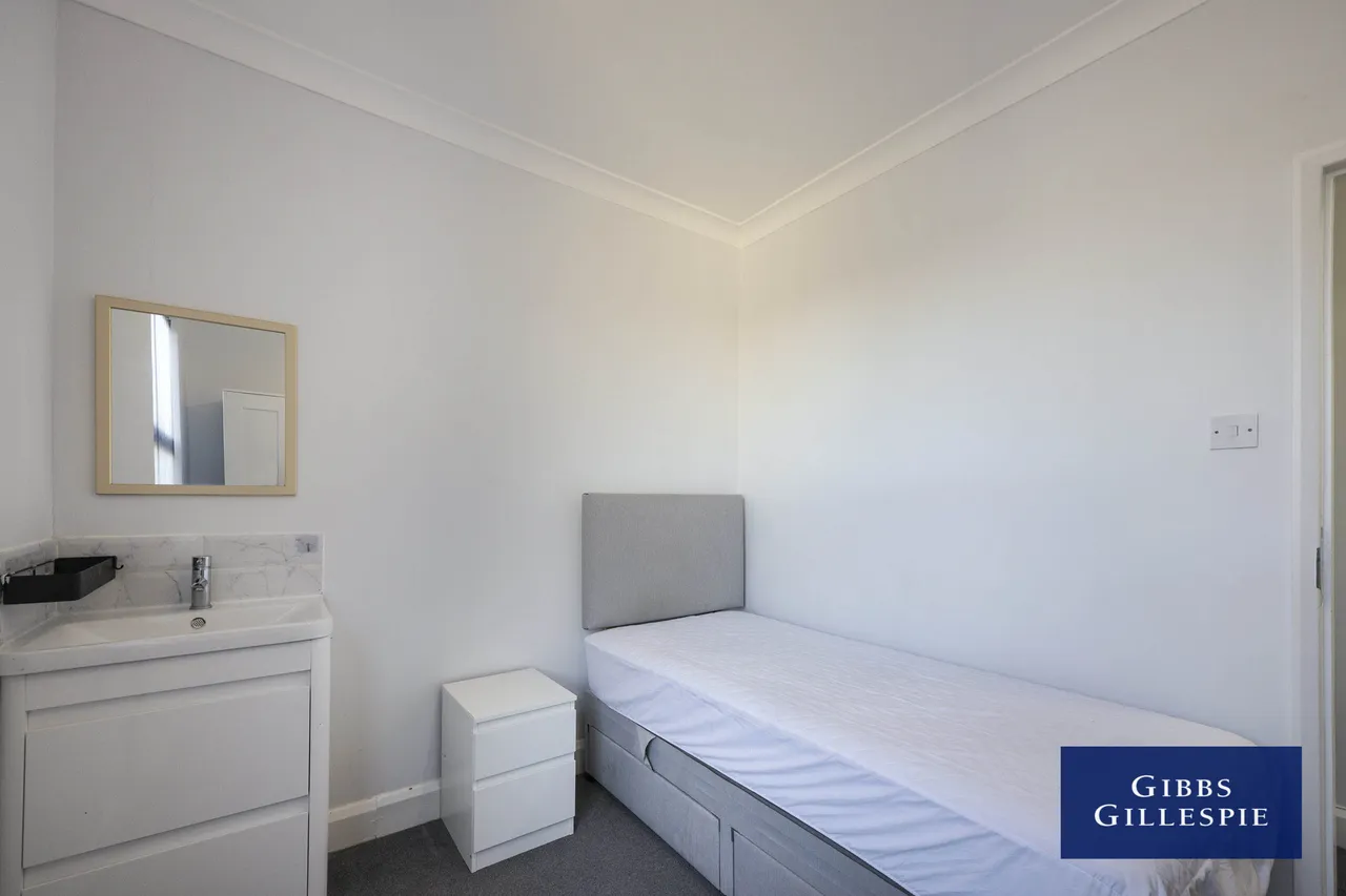 Cowley Road, Uxbridge Fees Apply, UB8, photo 7