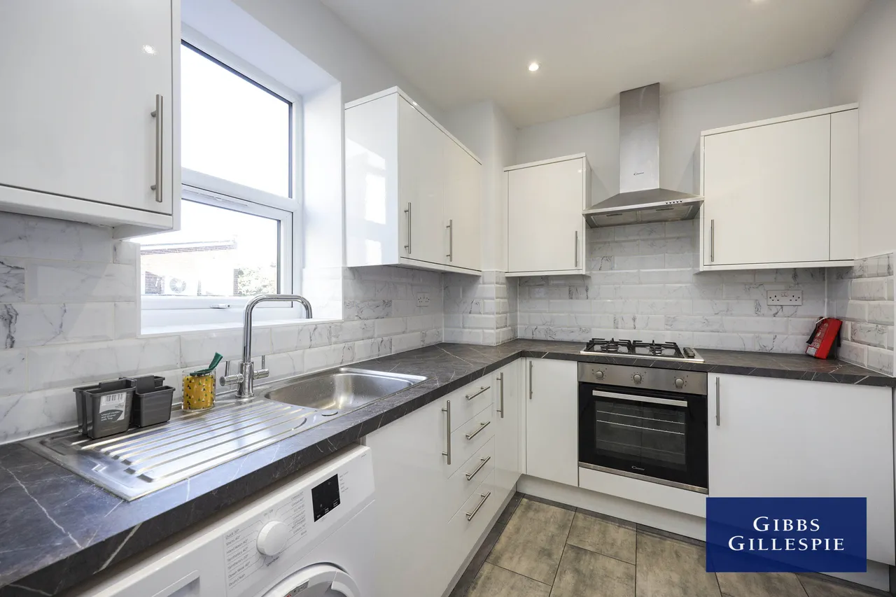 5 bed flat to rent, Cowley Road, Uxbridge Fees Apply, UB8