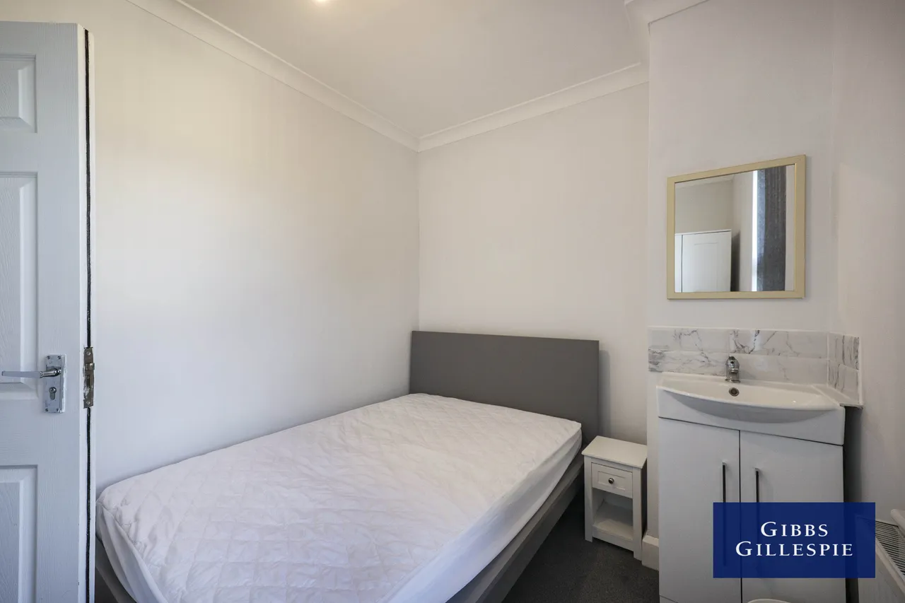 Cowley Road, Uxbridge Fees Apply, UB8, photo 8