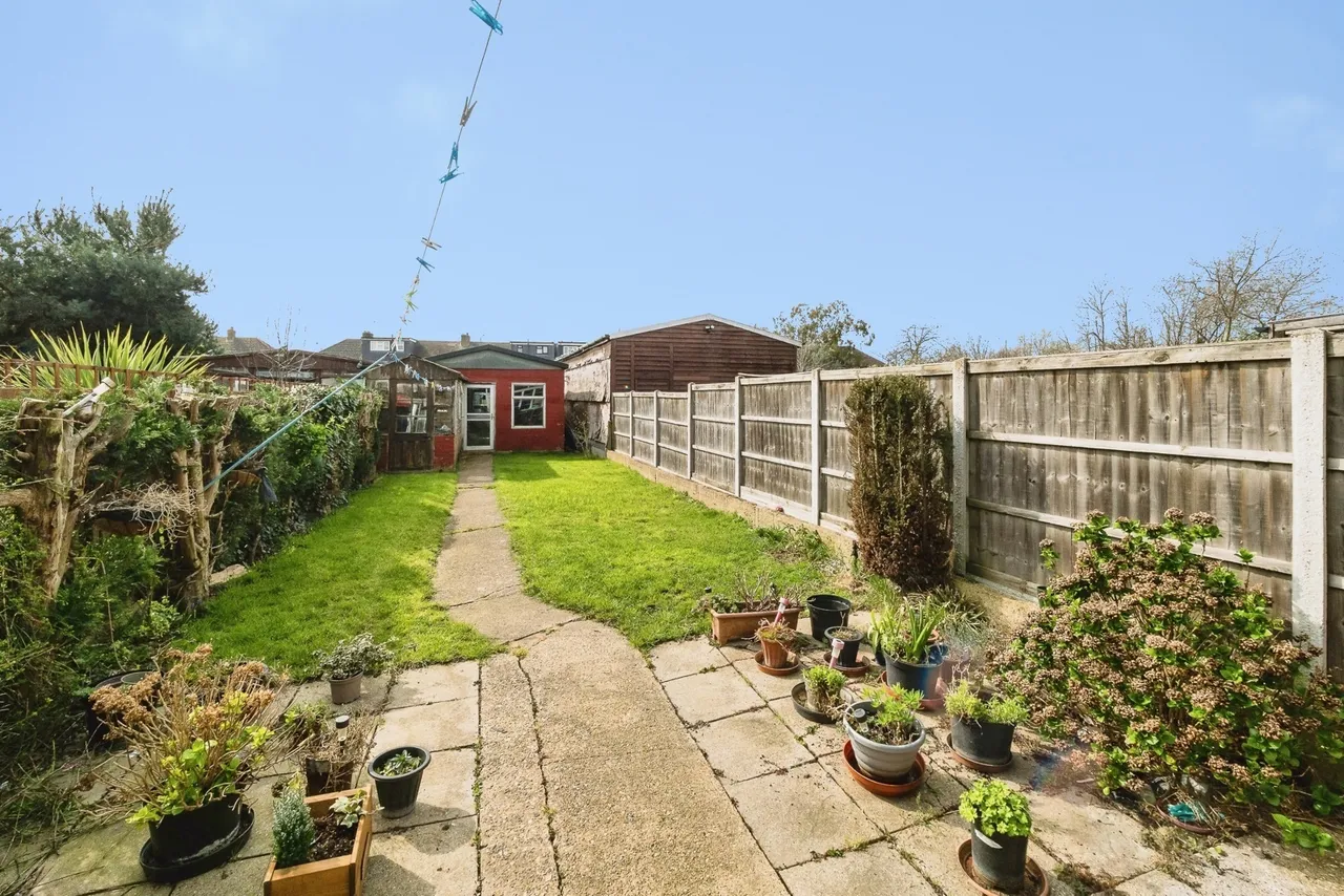 Castle Avenue, Rainham, RM13, photo 6