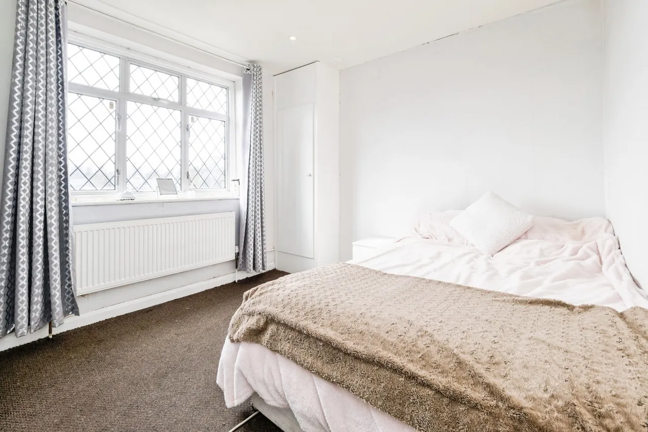 Castle Avenue, Rainham, RM13, photo 14