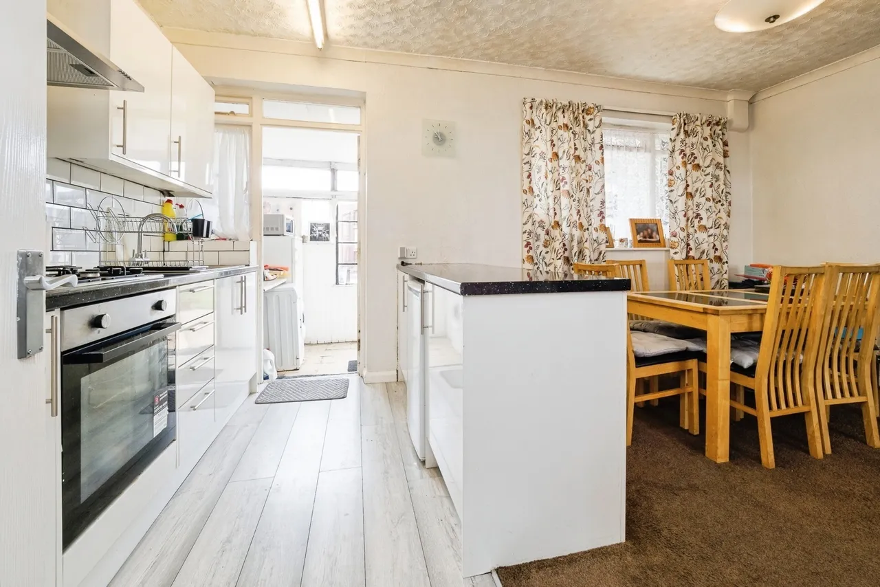 Castle Avenue, Rainham, RM13, photo 9
