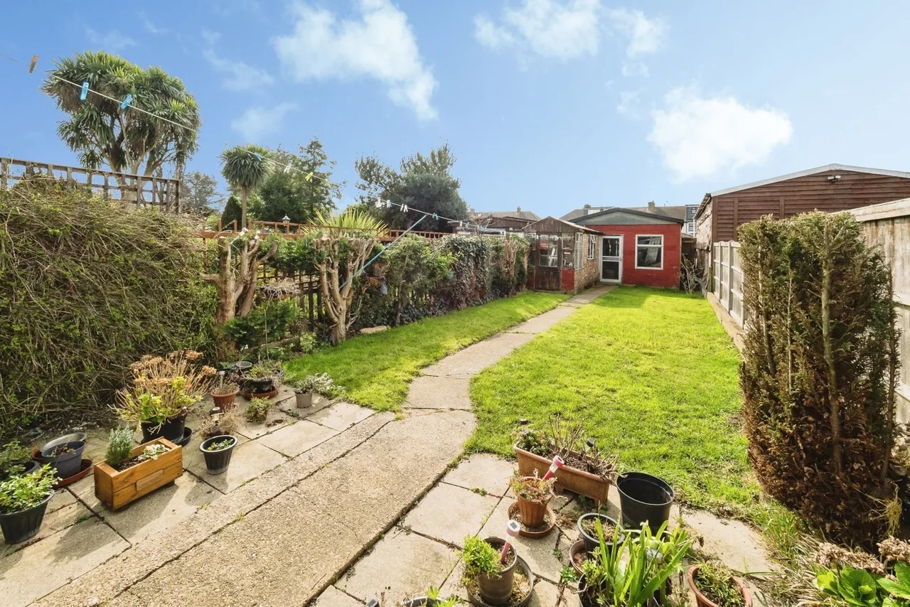Castle Avenue, Rainham, RM13, photo 17
