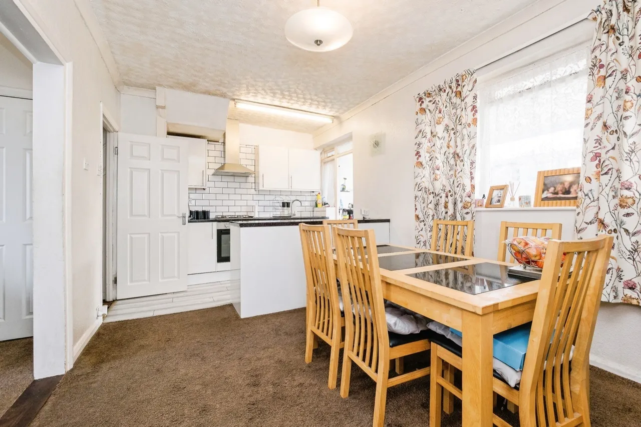 Castle Avenue, Rainham, RM13, photo 15