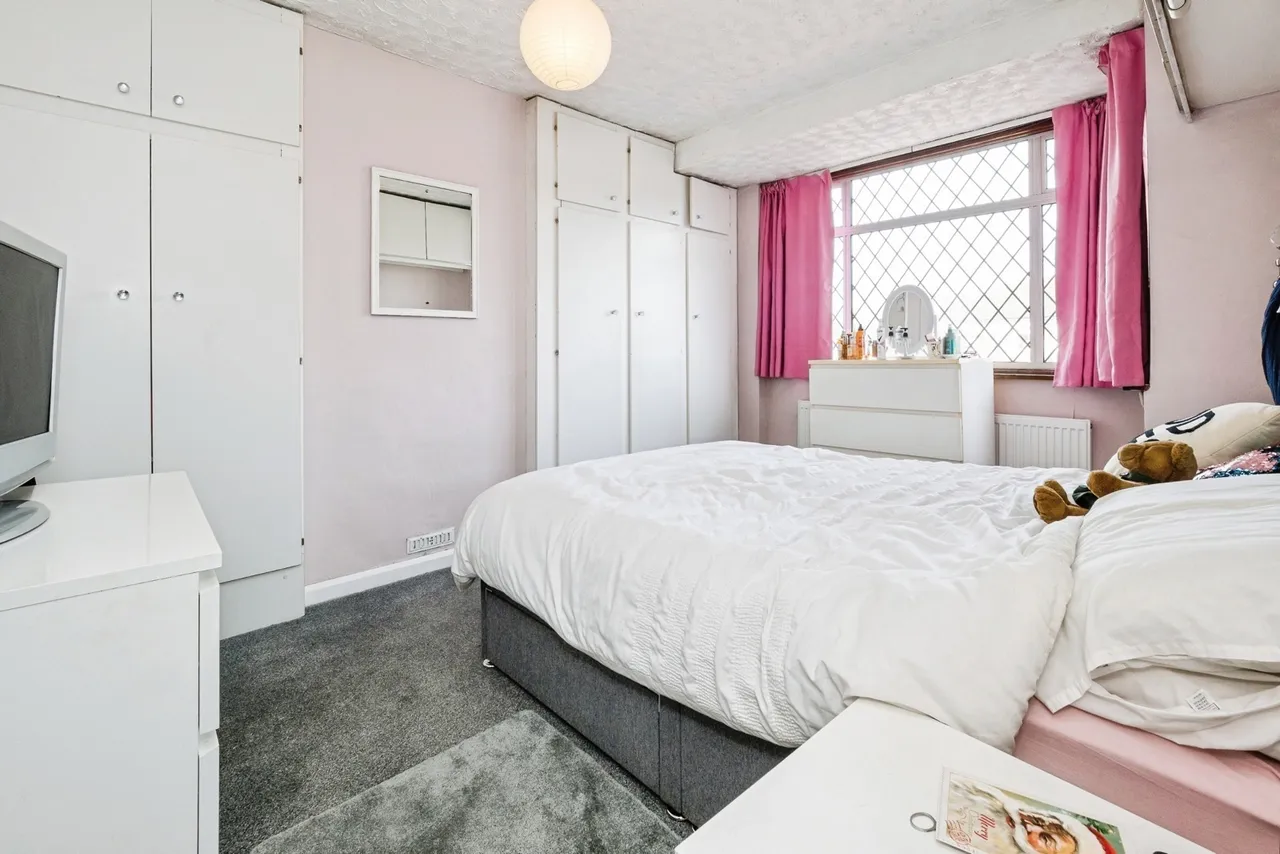 Castle Avenue, Rainham, RM13, photo 13