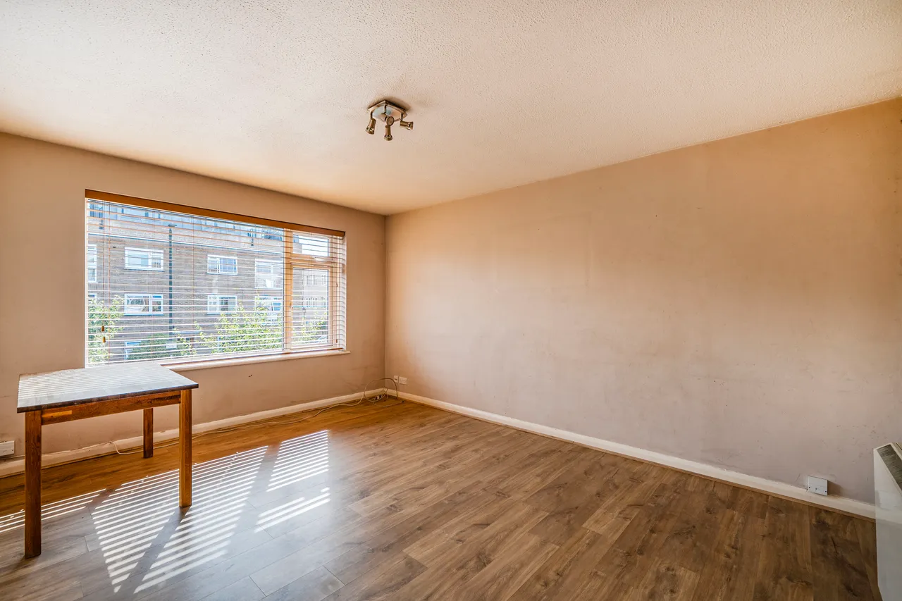 6 Salter Court, Montague Road, London, photo 2