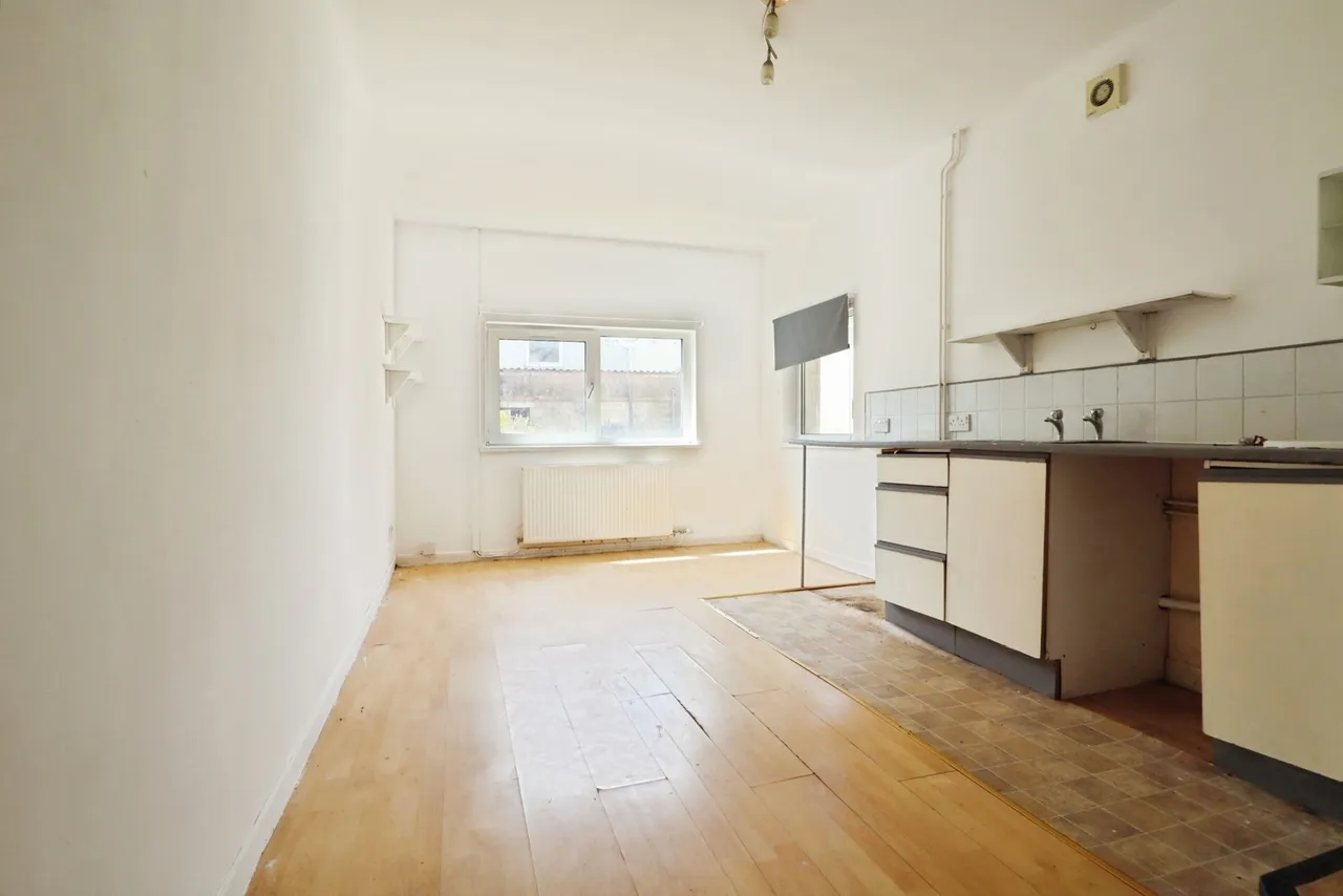 Crwys Road, CARDIFF, South Glamorgan, CF24, photo 9