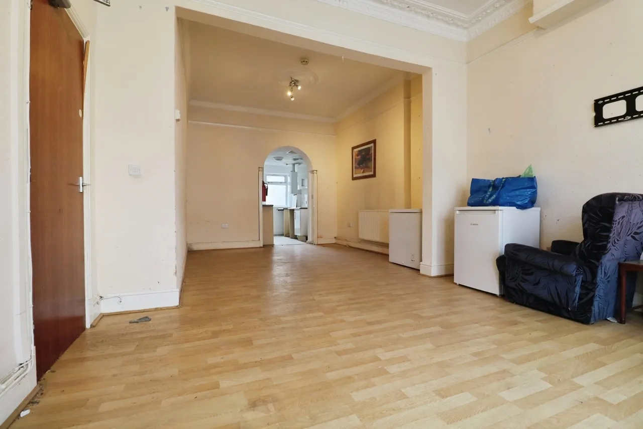 Crwys Road, CARDIFF, South Glamorgan, CF24, photo 3