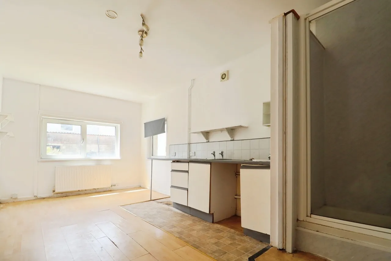 Crwys Road, CARDIFF, South Glamorgan, CF24, photo 8