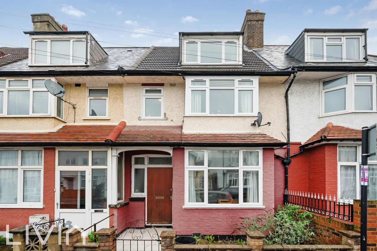 4 bed house for sale, Topsham Road, London, SW17