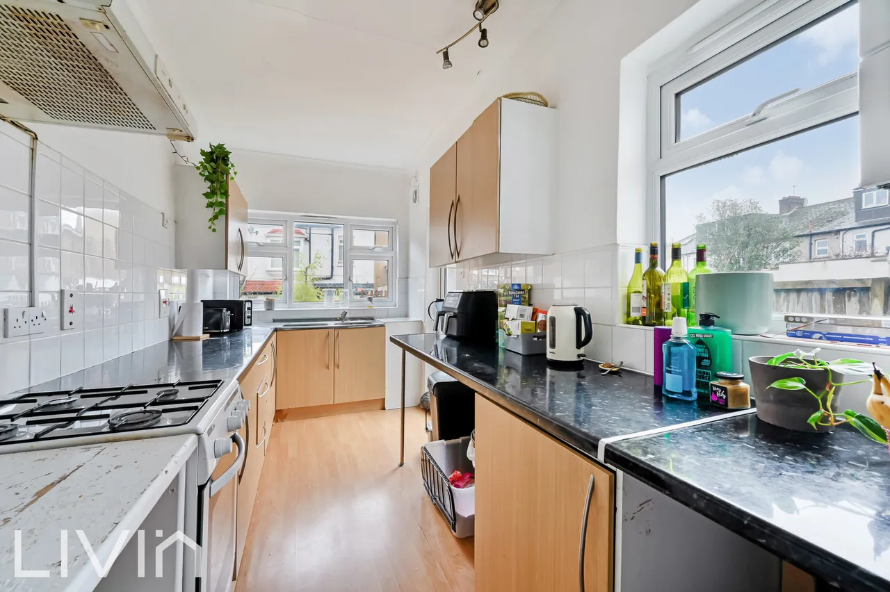 Topsham Road, London, SW17, photo 4