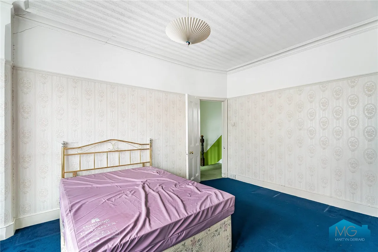 Nether Street, London, N12, photo 8