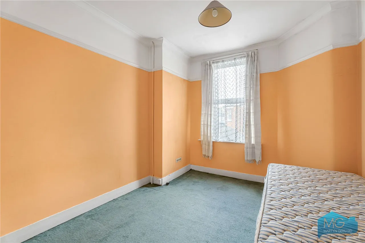 Nether Street, London, N12, photo 20