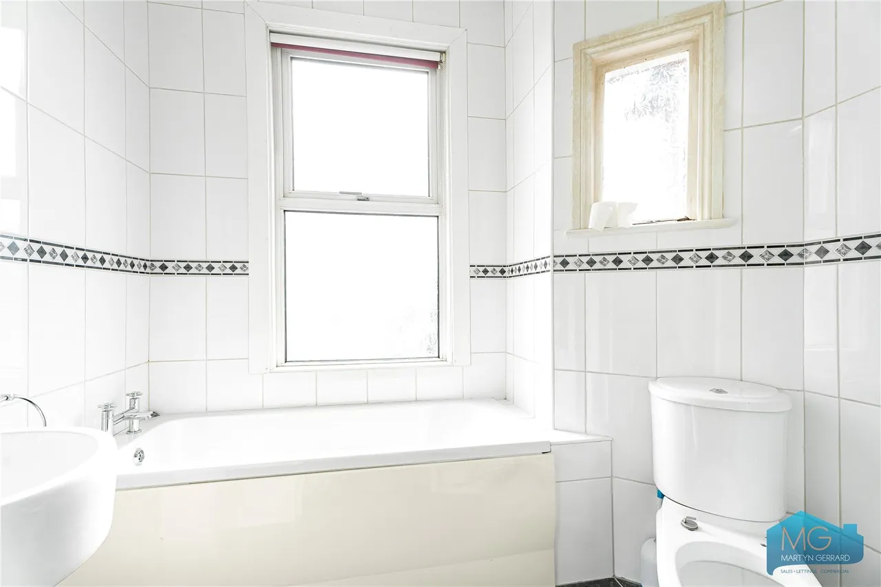 Nether Street, London, N12, photo 6