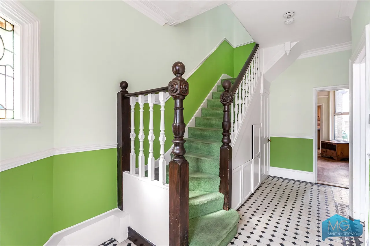 Nether Street, London, N12, photo 2