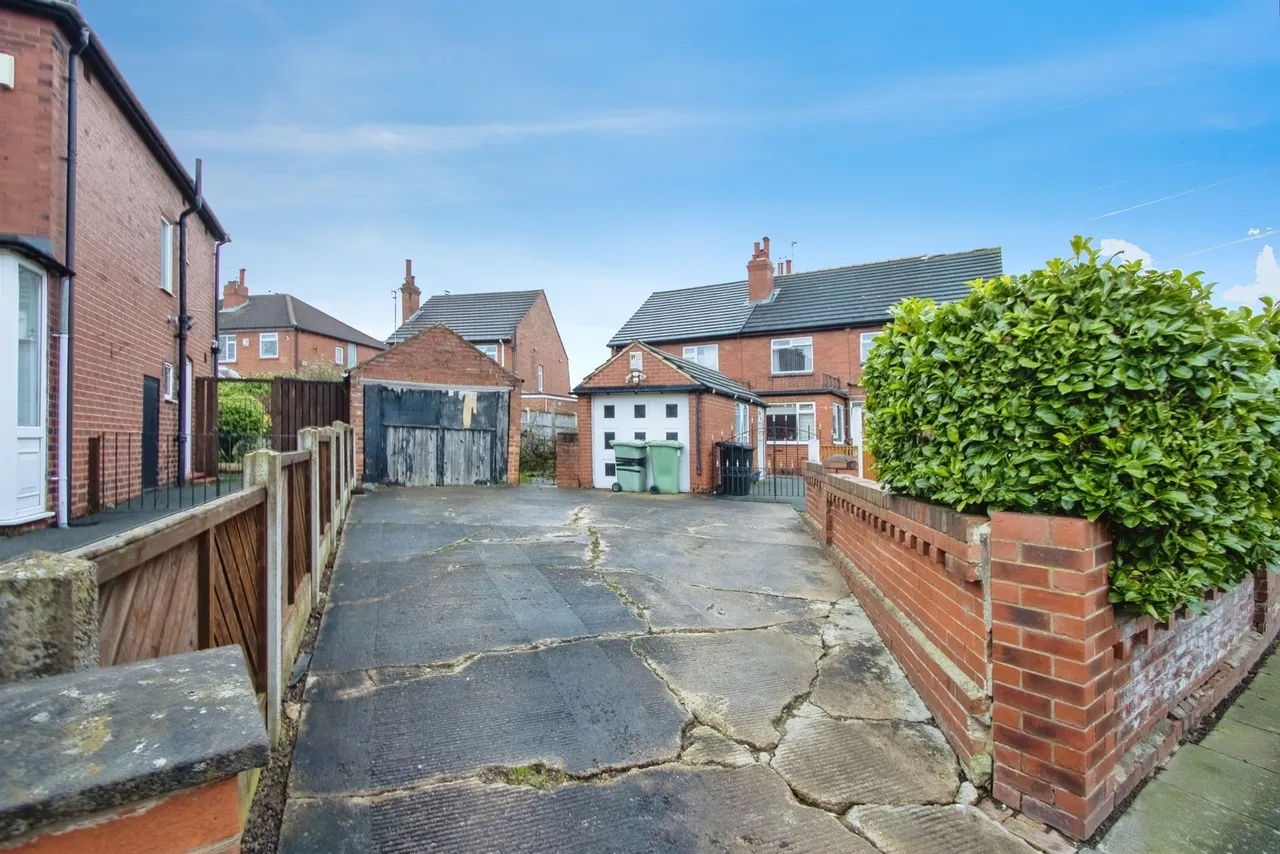Ring Road, Crossgates, LS15, photo 2