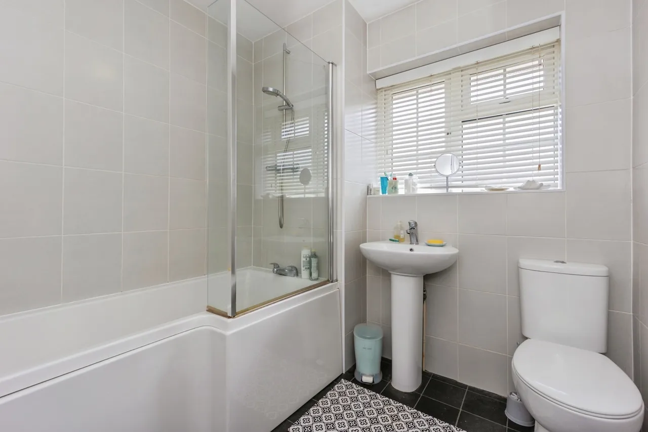 Broomfield Close, Chelford, Macclesfield, Cheshire, SK11, photo 14
