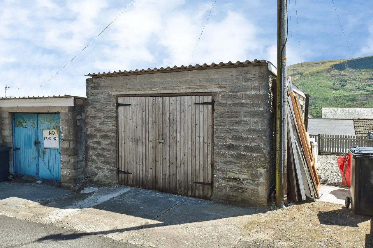 Wern Road, Swansea, SA9, photo 19