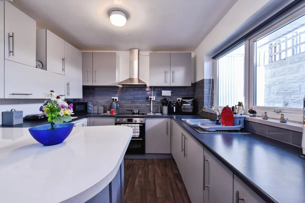 Wern Road, Swansea, SA9, photo 5