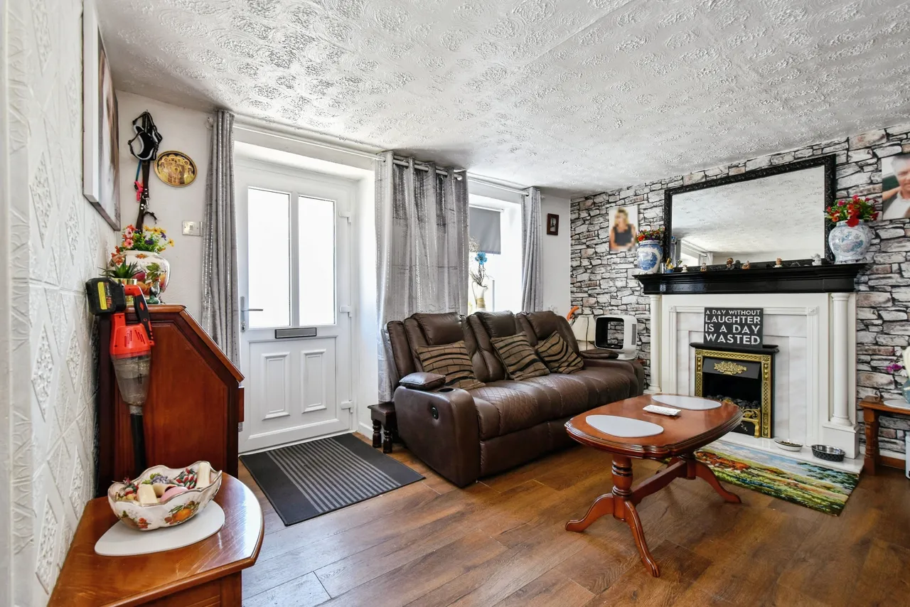 Wern Road, Swansea, SA9, photo 6