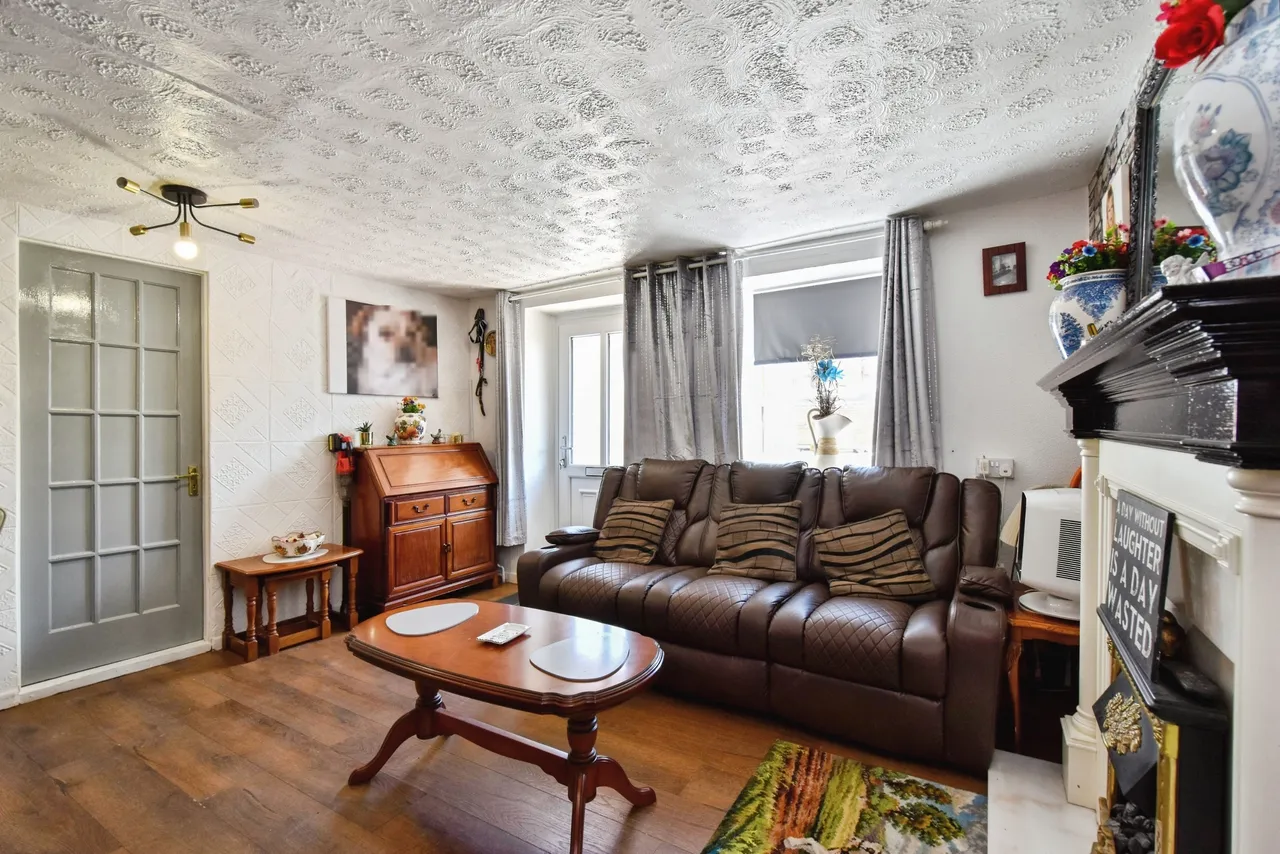 Wern Road, Swansea, SA9, photo 8