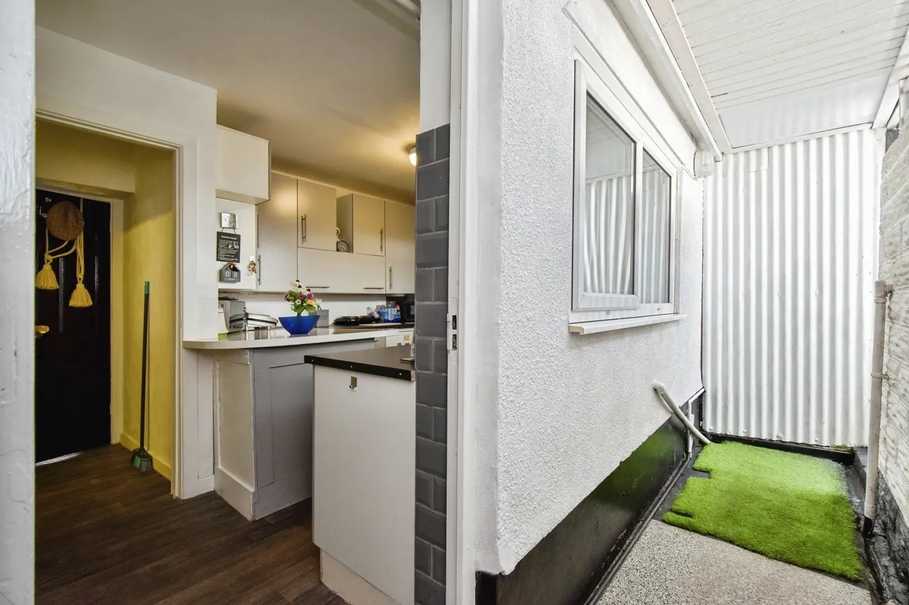 Wern Road, Swansea, SA9, photo 14