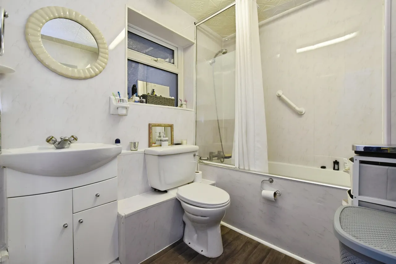 Wern Road, Swansea, SA9, photo 9
