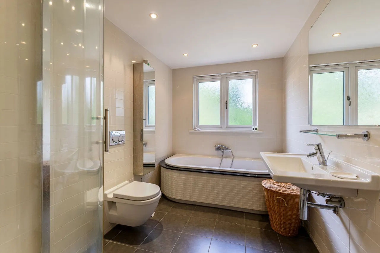 How Field, Harpenden, Hertfordshire, AL5 3AU, photo 7