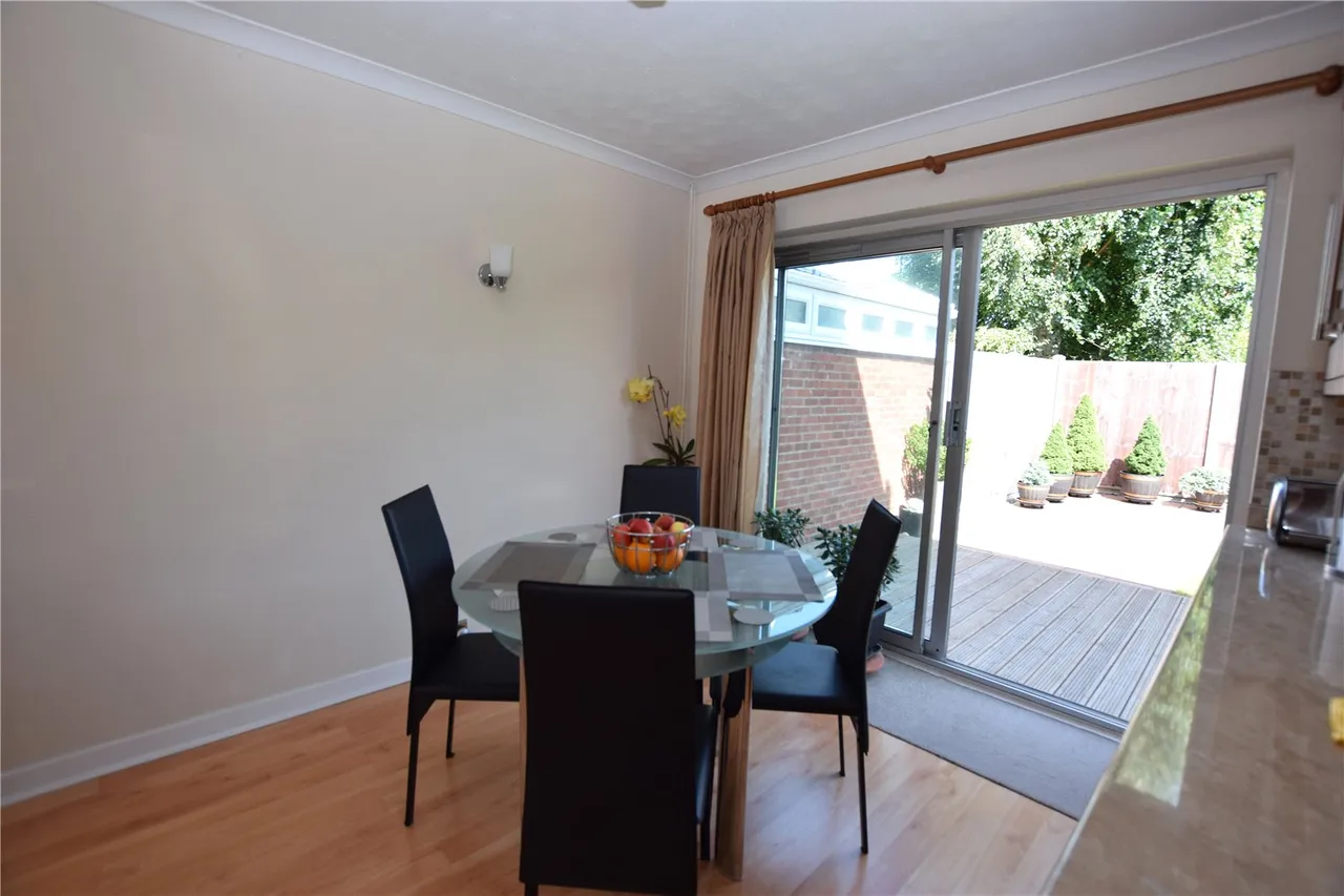 Irvine Drive, Farnborough, Hampshire, GU14 9HG, photo 10