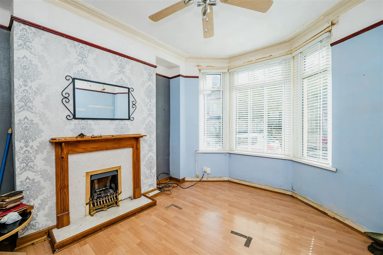 St. Marys Avenue, Barry, CF63 4LT, photo 2