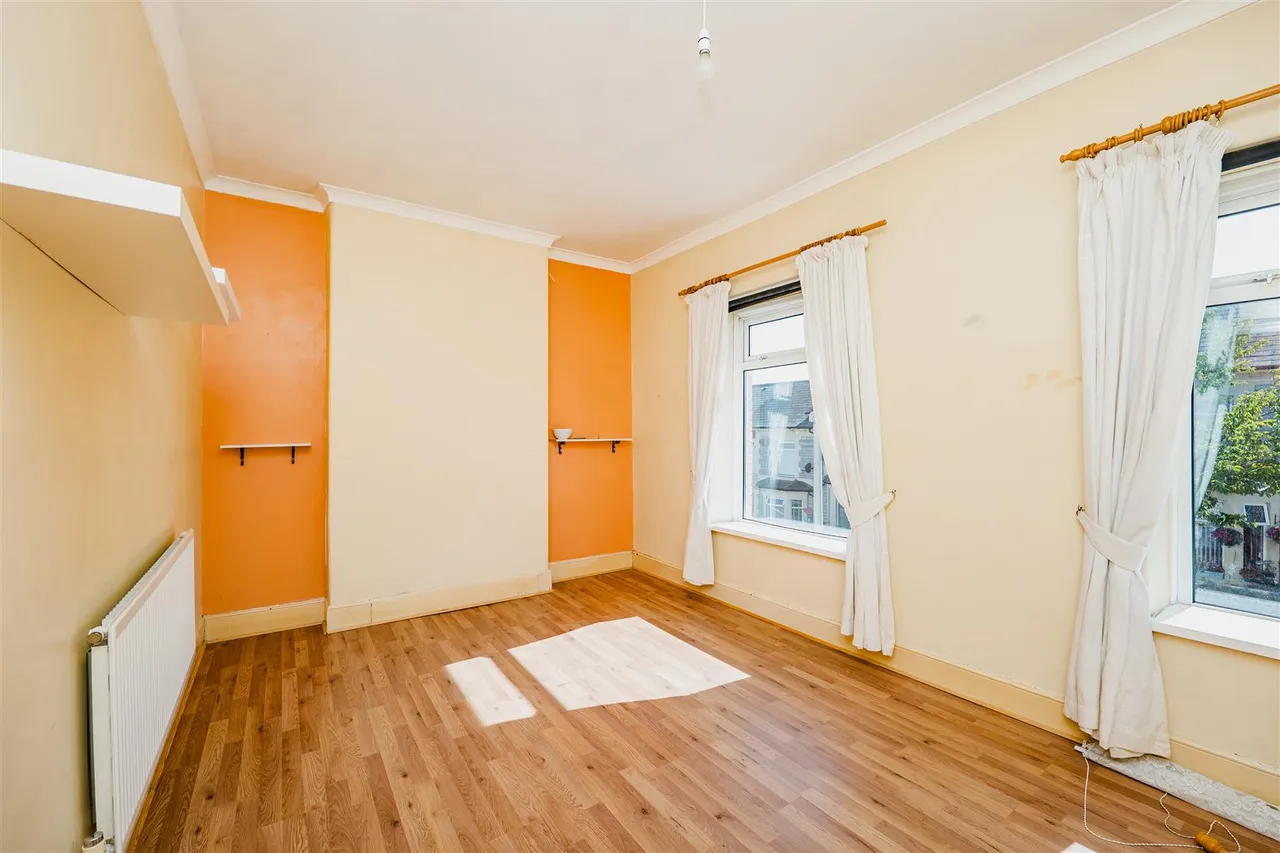 St. Marys Avenue, Barry, CF63 4LT, photo 4