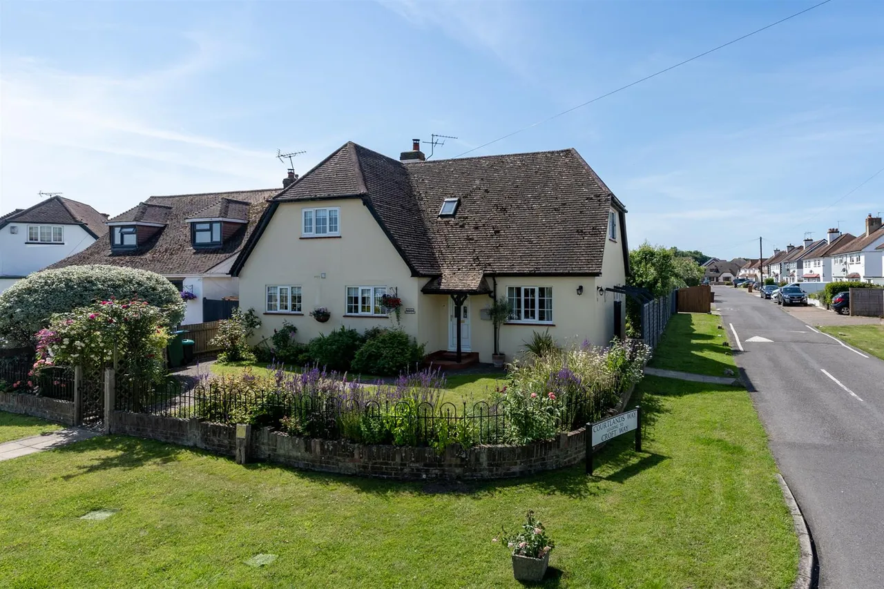 3 bed house for sale, Private Hurstwood Estate, Felpham