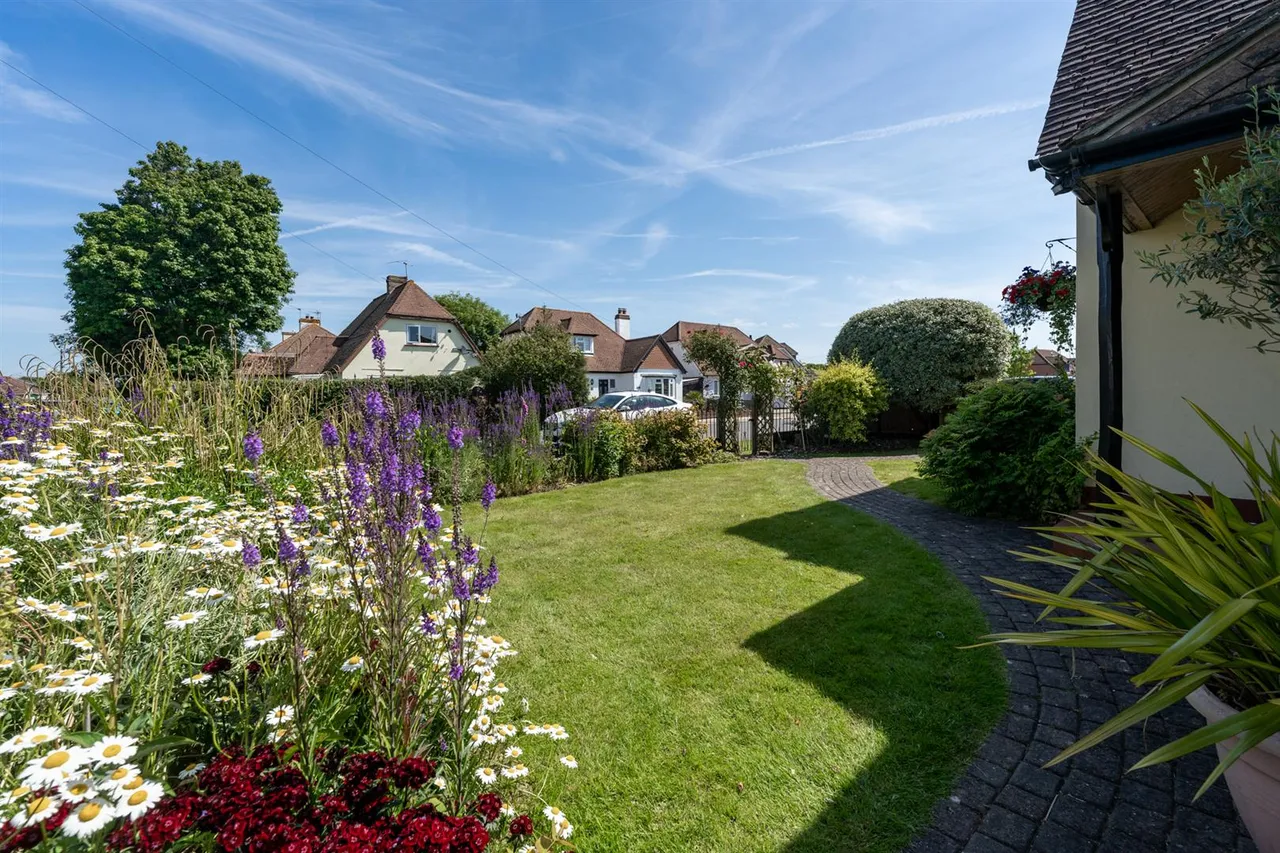 Private Hurstwood Estate, Felpham, photo 3