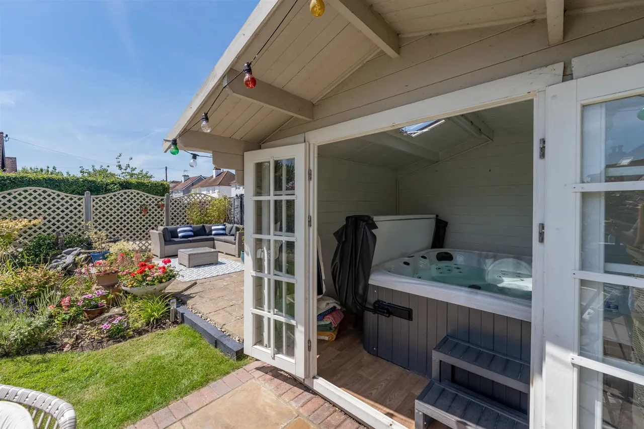 Private Hurstwood Estate, Felpham, photo 4