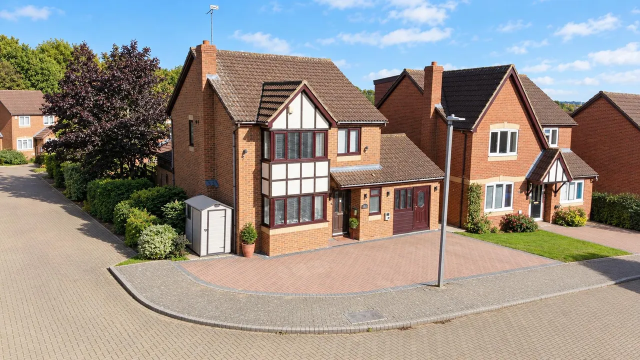 4 bed house for sale, Braford Gardens, Shenley Brook End