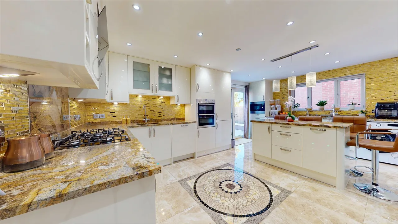 Braford Gardens, Shenley Brook End, photo 2