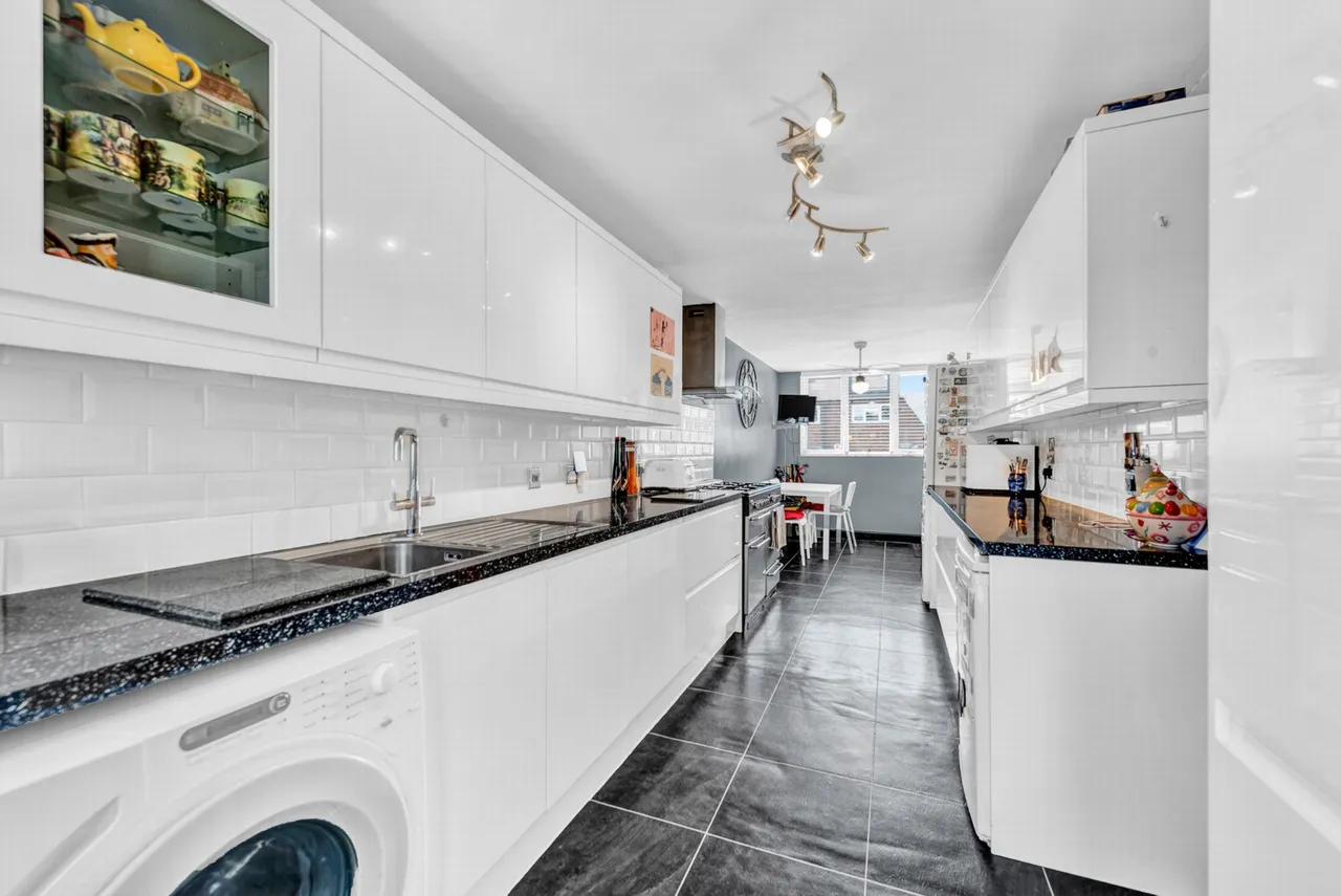 Joan Crescent, Mottingham, SE9 5RR, photo 4